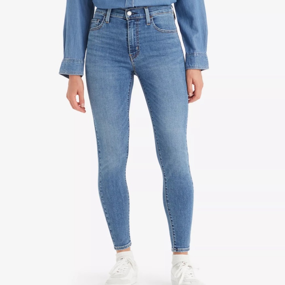 Levi’s 720 High-Rise Super Skinny Jeans